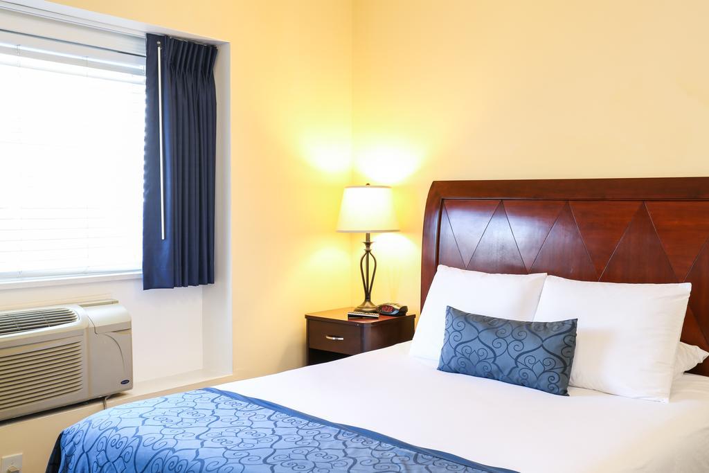 The Hotel Hollywood Los Angeles Room photo