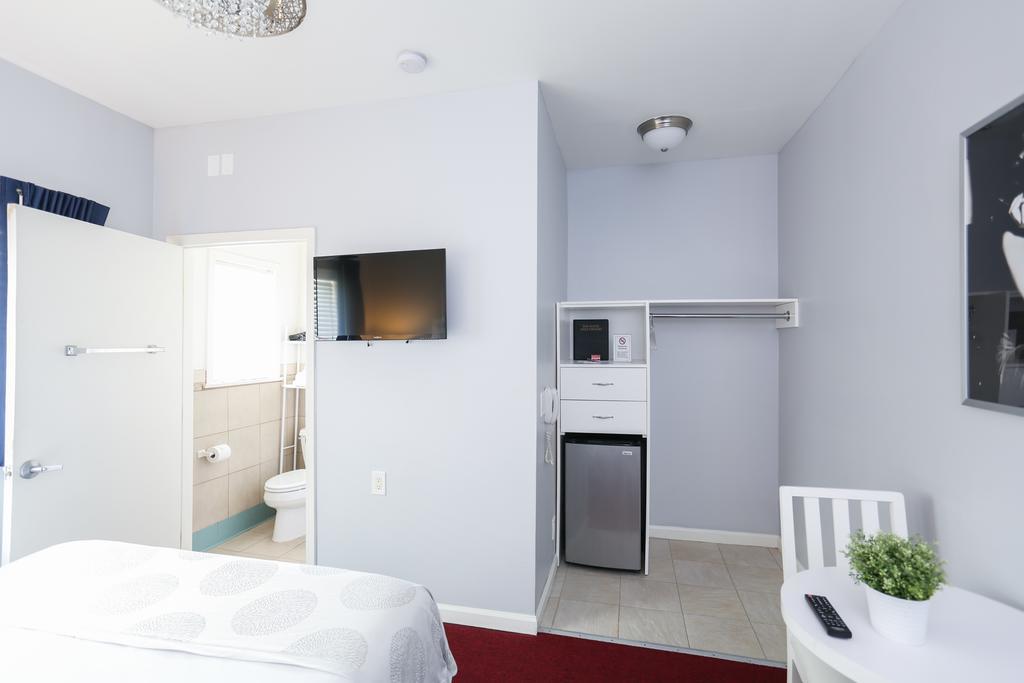 The Hotel Hollywood Los Angeles Room photo